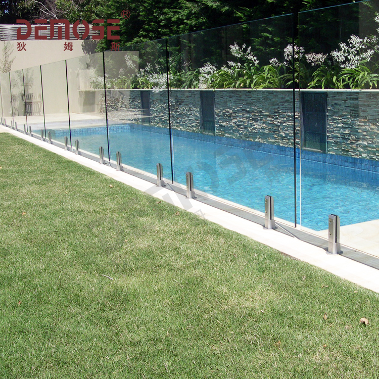澳大利亚泳池玻璃栏杆工程