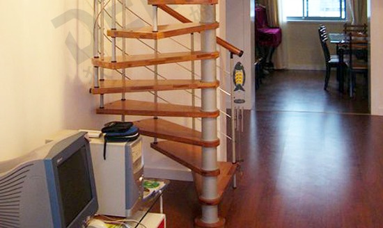 家里做一套旋转楼梯大概要多少钱？