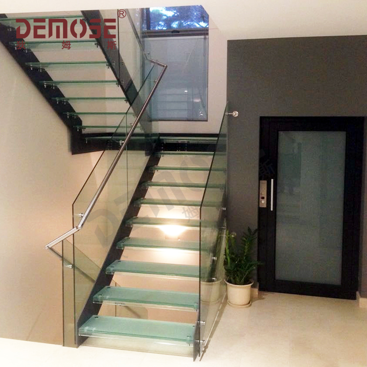 澳洲公寓玻璃钢楼梯及无框玻璃护栏工程