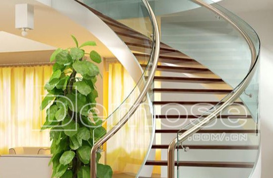 别墅弧形楼梯设计的审美表达
