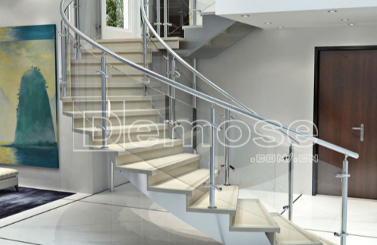 不锈钢玻璃栏杆与弧形楼梯的创意搭配