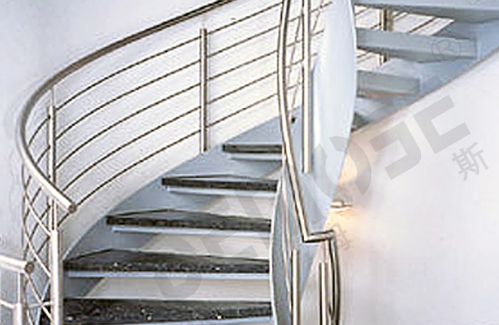 家庭常用的楼梯扶手材料如何？如何合理选择？