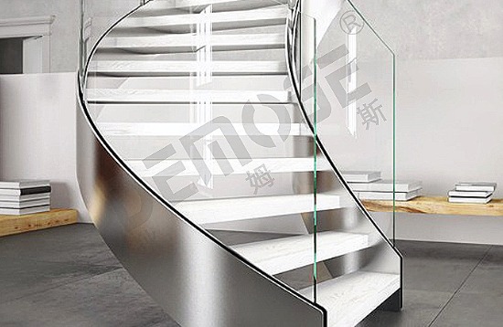 半旋转楼梯：优雅与实用的完美结合