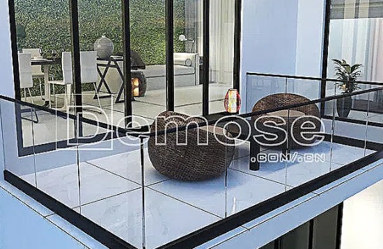 简约风格中玻璃栏杆的魅力展现